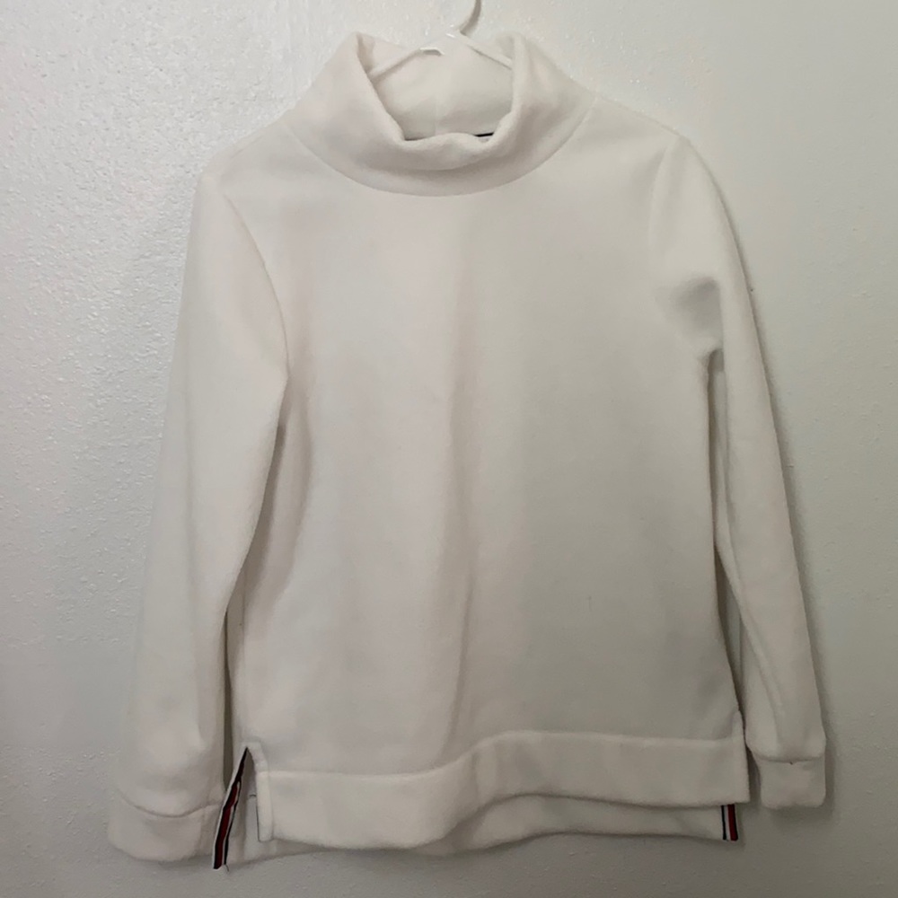 TOMMY HILFIGER white turtle neck💞